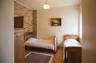 Мини-отель Pajusi Külalistemaja Пылтсамаа Двухместный номер с 2 отдельными кроватями и собственной ванной комнатой-7