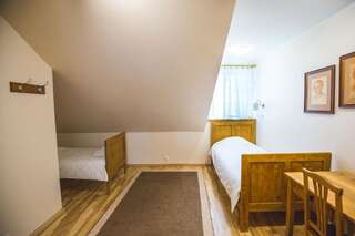 Мини-отель Pajusi Külalistemaja Пылтсамаа Двухместный номер с 2 отдельными кроватями и собственной ванной комнатой-15